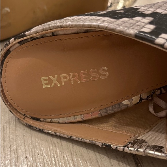 Express Snakeskin Patterned Heeled Mules - Picture 7 of 7